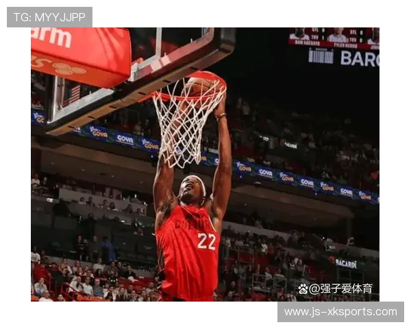 巴特勒内线转身投篮命中，热火扩大分差